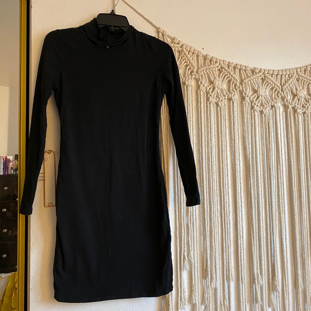 Bodycon black dress